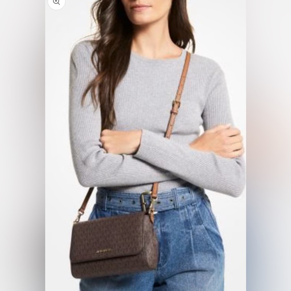 New MICHAEL KORS
Medium Logo Convertible Crossbody Bag. 13 - Picture 2 of 10